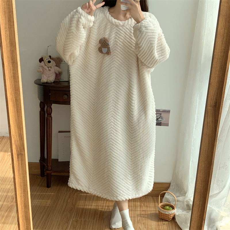 Téli kismama éjszakai ruha, kerek nyakú, hosszú ujjú, korall fleece, 95–100% poliészter, 180 g/m², otthoni ruházat