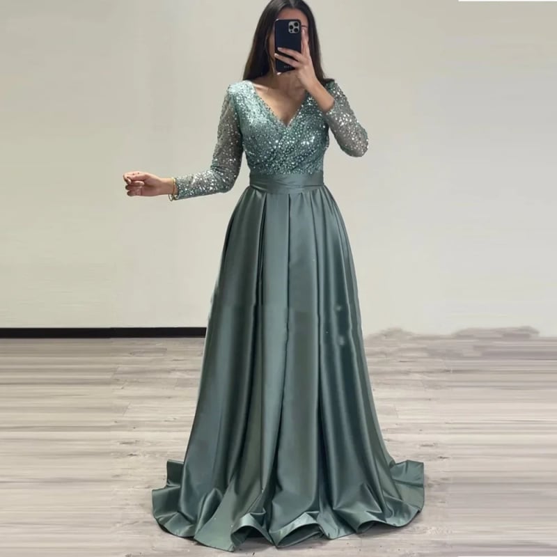 Večernja haljina sa šljokicama, dugi rukavi, duboki V izrez, visok struk, duga haljina