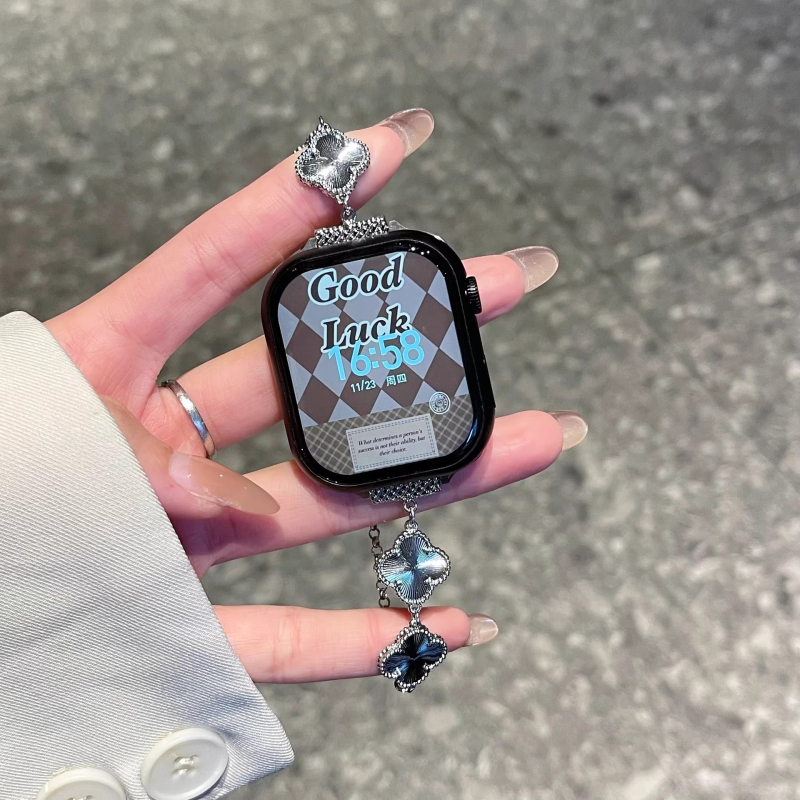 Remen za Apple Watch od metala s motivom četverolistnog lista – retro stil za žene