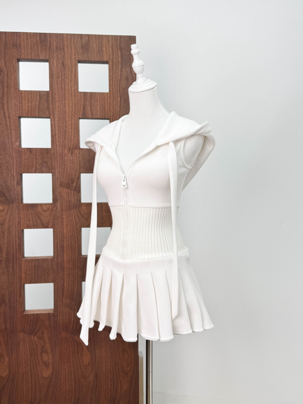 Haljina s kapuljačom, bez rukava, plisirana mini haljina, pamuk-poliester, elastični pojas, jednobojna