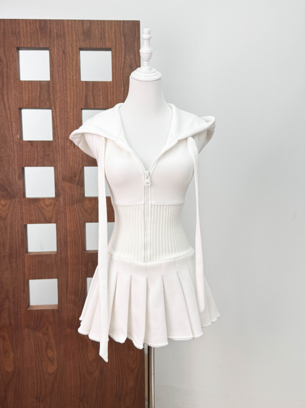 Haljina s kapuljačom, bez rukava, plisirana mini haljina, pamuk-poliester, elastični pojas, jednobojna