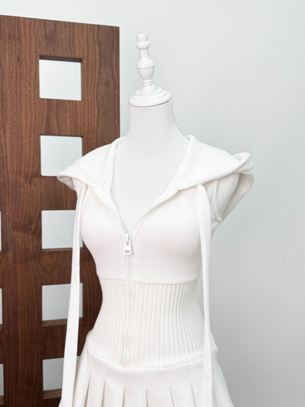 Haljina s kapuljačom, bez rukava, plisirana mini haljina, pamuk-poliester, elastični pojas, jednobojna