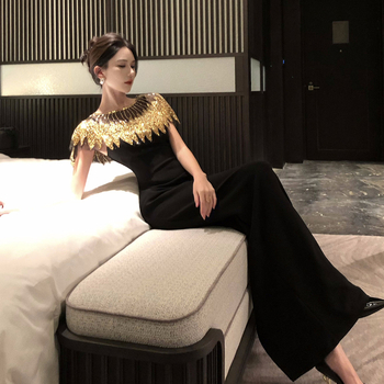 Divdiezg vakara kleitu komplekts ar romiešu kokvilnu un poliesteru maisījumu, rudens-ziemas 2025, augsta vidukļa