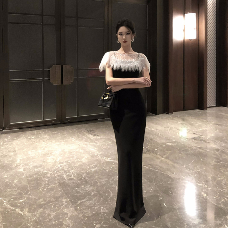 Divdiezg vakara kleitu komplekts ar romiešu kokvilnu un poliesteru maisījumu, rudens-ziemas 2025, augsta vidukļa