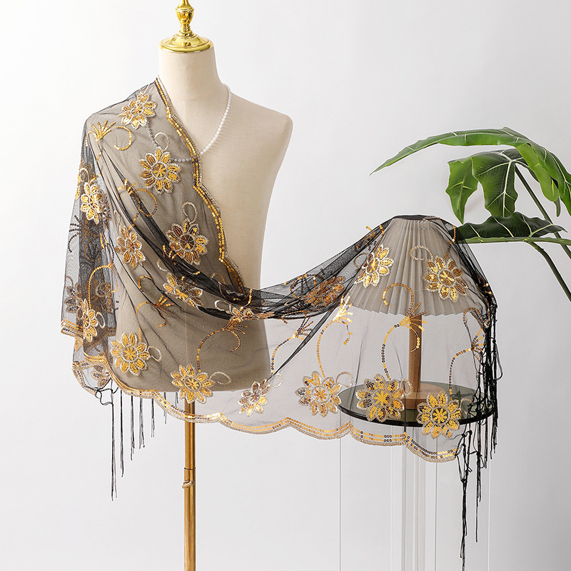 Moterų šalis su gėlių blizgučiais ir kutais – poliesteris, gėlių raštas, siuvinėta dekoracija, verstas mezgimas, biuro stilius, pavasaris 2025