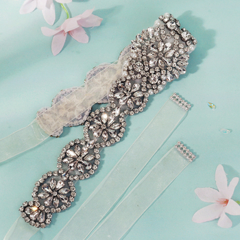 Kāzu josta ar kristāliem, plata (>4 cm), roku šūti kristāli, sprādze: austā, apdare ar diamantiem