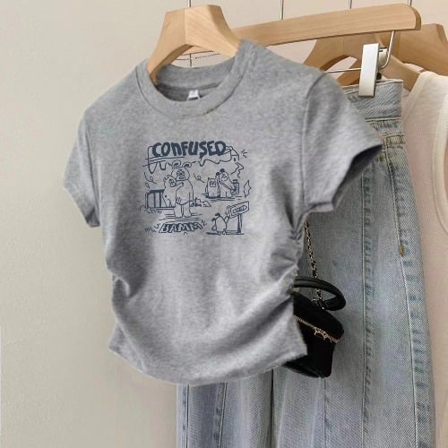 Ženska pamučna majica s kratkim rukavima, uski kroj, okrugli izrez, anime print, 90–95% pamuka, spandeks <30%, kratka duljina (40–50 cm), ljeto 2025, japansko-korejski ležerni stil