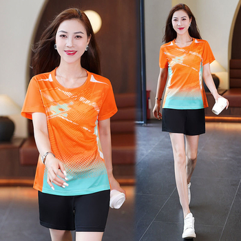 Tricou damă din poliester, mâneci scurte, croială lejeră, decolteu în V mic, țesătură vopsită, vară 2025