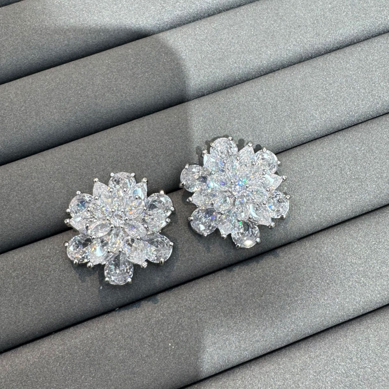 Naušnice: bakar s pozlatom, srcoliki oblik, elektroplating, igla od srebra 925, za žene, lagani luksuz