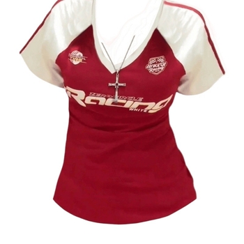 Pamuk majica s kontrastnim printom, slim fit, kratki rukavi, ovratnik kvadratno-zaobljen