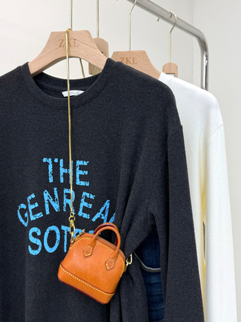 Ženski T-shirt s dugim rukavima i natpisom sa slovima, okrugli izrez, srednja duljina