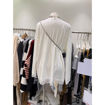 Patchwork majica s V-izrezom, dugi rukav, slobodan kroj, srednja duljina (65–80 cm); poliester s elastanom