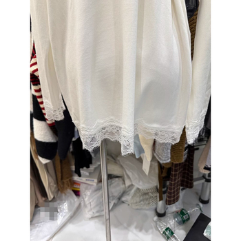 Patchwork majica s V-izrezom, dugi rukav, slobodan kroj, srednja duljina (65–80 cm); poliester s elastanom