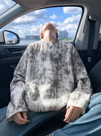 Labava majica s Tie-Dye Corduroy, V-izrez, dugih rukava