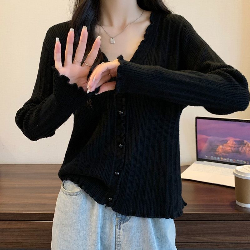 Poliészter V-nyakú hosszú ujjú póló, laza szabású, rövid fazon