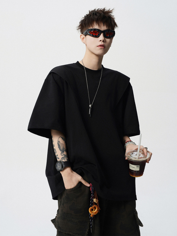 Férfi kereknyakú, rövid ujjú, testhezálló szabású póló pamut‑poliészter keverékből (81–90% pamut), nyári viselet