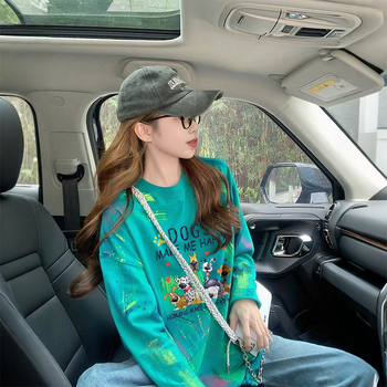 Pamukasta majica s geometrijskim uzorkom, slobodan kroj, duge rukave.