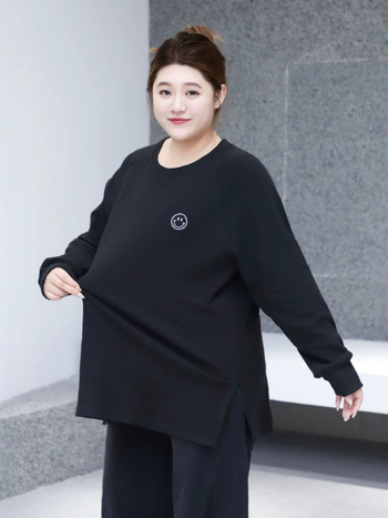 Ženski zimski debeli izšiveni top – okrugli ovratnik, raglan rukavi, nasmiješeni uzorak, 80-90% poliester, <30% spandex, korejski stil