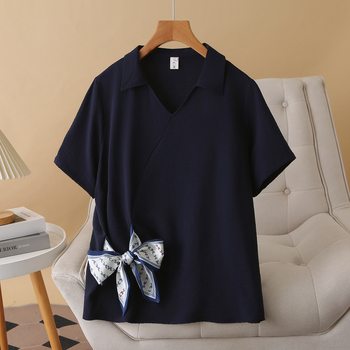 Női V-nyakú póló rövid ujjakkal, poliészter 95%+, 2025 nyár