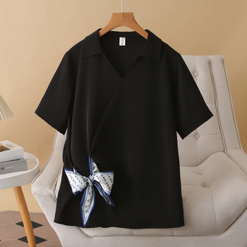 Női V-nyakú póló rövid ujjakkal, poliészter 95%+, 2025 nyár