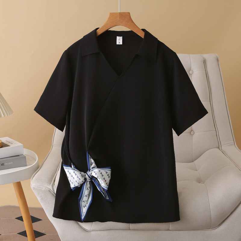 Női V-nyakú póló rövid ujjakkal, poliészter 95%+, 2025 nyár