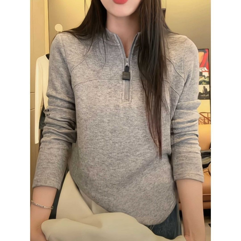 Γυναικεία T-shirt με κουκούλα σε κορεατικό στυλ, χαλαρή γραμμή (πολυεστέρας 90–95%, ένα χρώμα, μακριά μανίκια, πάνελ ραφές, ημι-φερμουάρ)