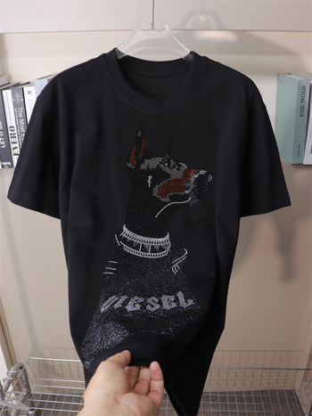 Muška pamučna T-shirt s Dobermanom i kristalima, okrugli izrez, kratki rukavi, prozračna tkanina