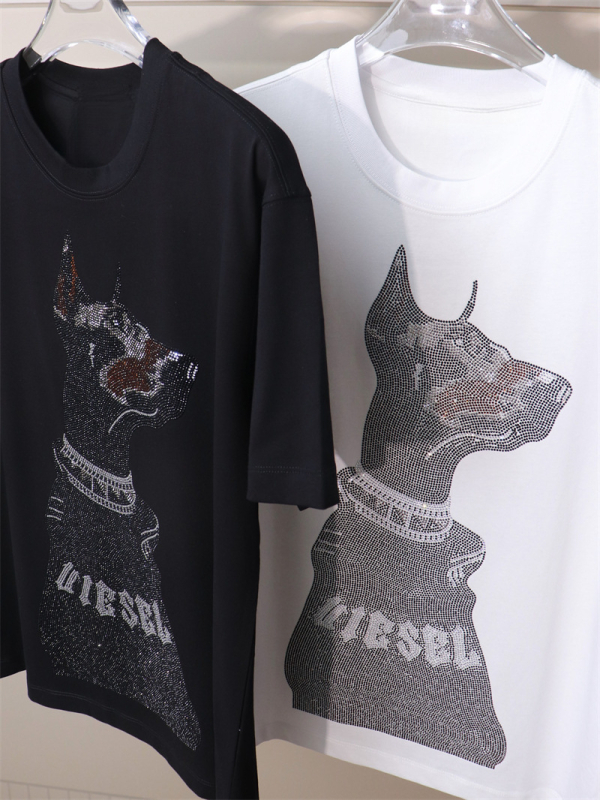 Muška pamučna T-shirt s Dobermanom i kristalima, okrugli izrez, kratki rukavi, prozračna tkanina