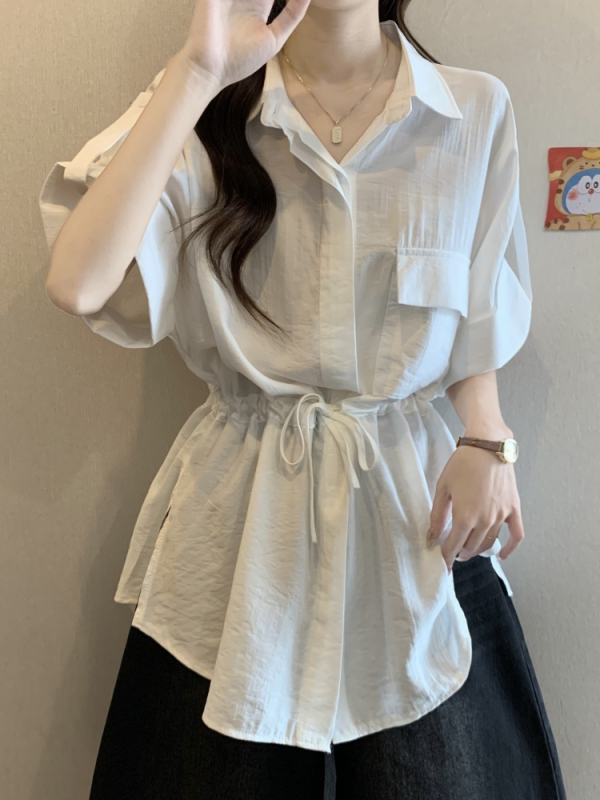 Plus-Size γυναικείο τοπ εργασίας με Henley γιακά, κοντά μανίκια, κορδόνια στη μέση, μεσαίου μήκους