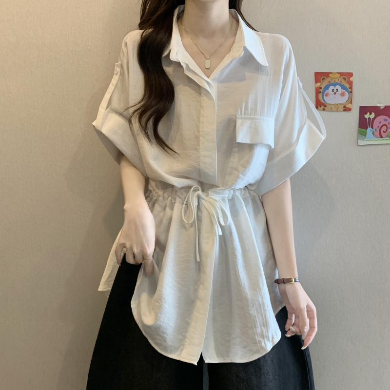 Plus-Size γυναικείο τοπ εργασίας με Henley γιακά, κοντά μανίκια, κορδόνια στη μέση, μεσαίου μήκους