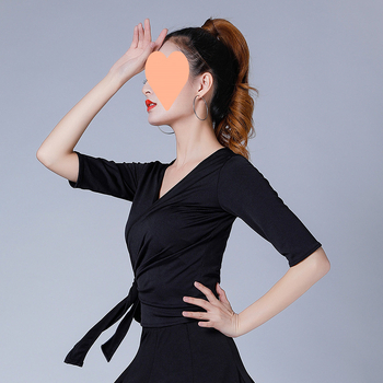 Ženski plesni top – Latino i Ballroom ples; Materijal: bambusova vlakna s ugljikom; Sastav: bambusova vlakna; Pogodno za latino i ballroom ples