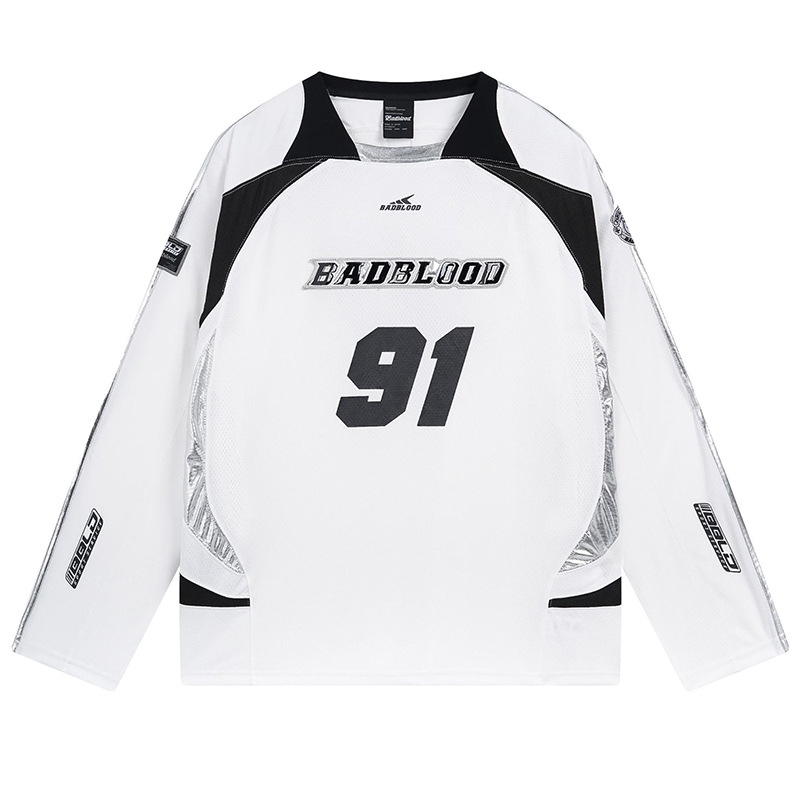 Pamukasta majica s ležernim krojem, U-izrez vrata, dugi rukavi, tekstni otisak u kolažnom stilu