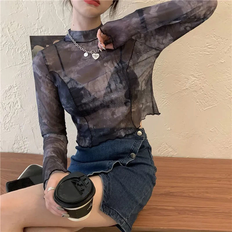 Slim-fit top s dugim rukavima, tie-dye uzorak, poliester, okrugli izrez.