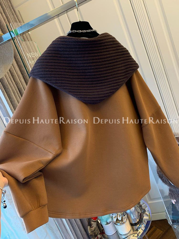 Elegáns kötött pulóver sállal, kerek nyakú, laza fazon, középméretű hossz 65–80 cm, hosszú ujjú, poliészter (95%+)