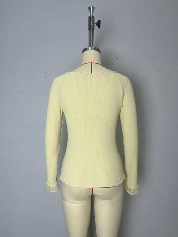 Κομψό εφαρμοστό πλεκτό τοπ με μακριά μανίκια, στρογγυλή λαιμόκοψη, μονοχρωμία, ύφασμα πολυεστέρα-ελαστάν