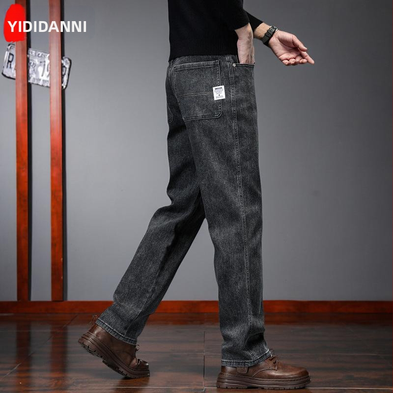 Pánske džínsy s rovnou líniou, stredná výška pásu, denim, mikroelastický, zips, jeseň 2025