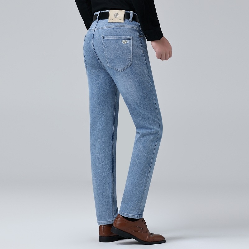 Muške traperice, srednji porast, ravni kroj, isprani denim, 72% pamuk, casual