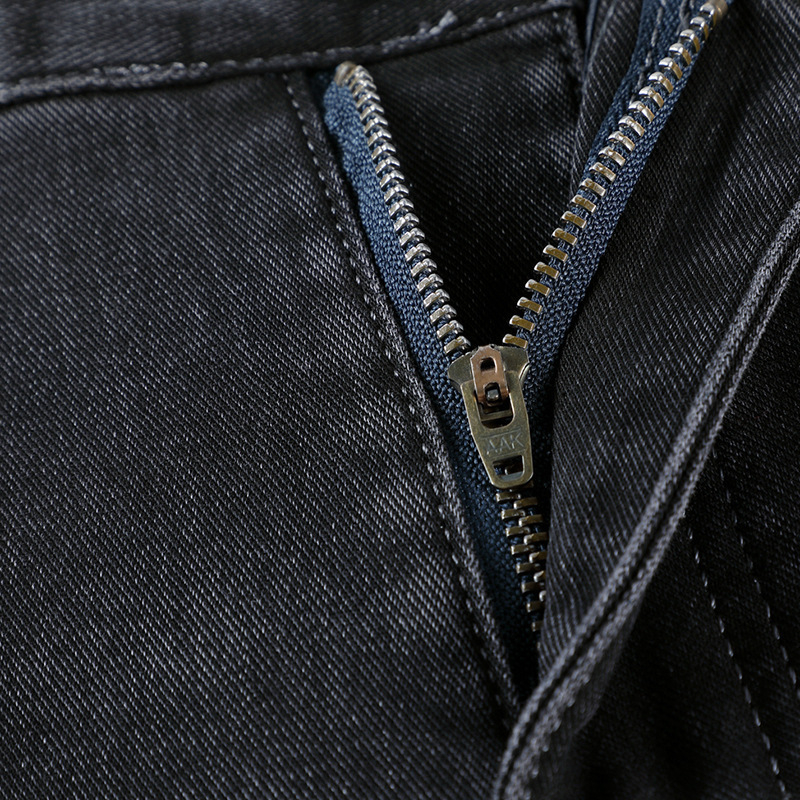 Muške klasične traperice ravnog kroja, visokim strukom, debeli denim, izgrebani efekt, zip