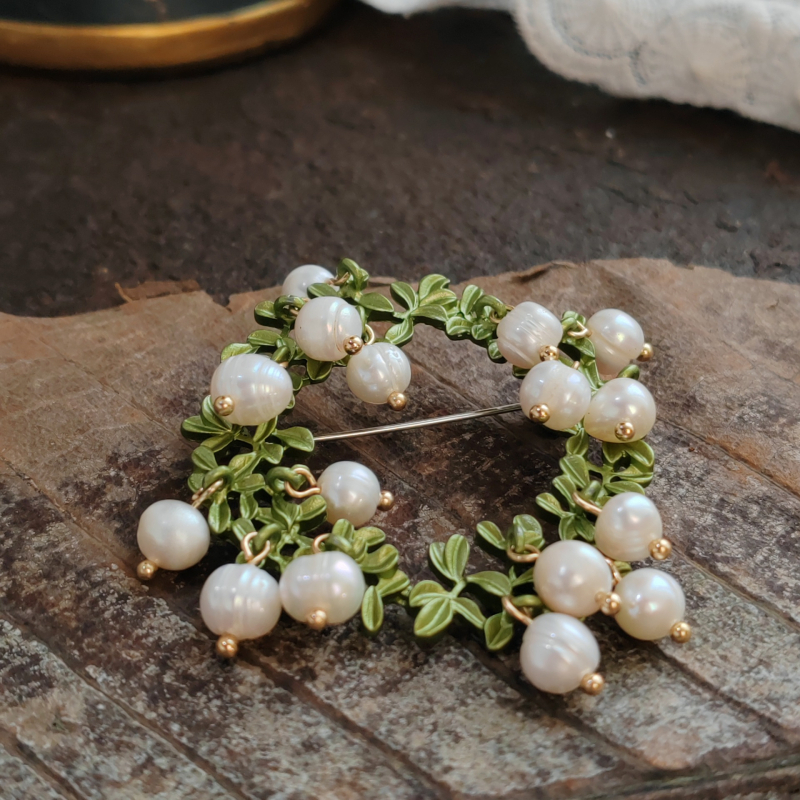 Broš Lily of the Valley motiiviga, tsink sulam, retro stiil, käsitsi maalitud emalileht, unisex, suvi 2024 väljalase