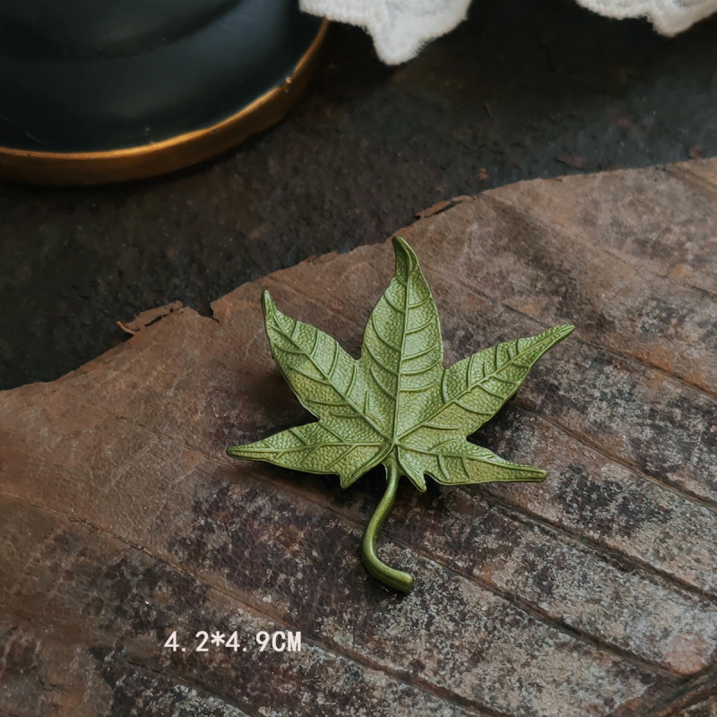 Broš Lily of the Valley motiiviga, tsink sulam, retro stiil, käsitsi maalitud emalileht, unisex, suvi 2024 väljalase