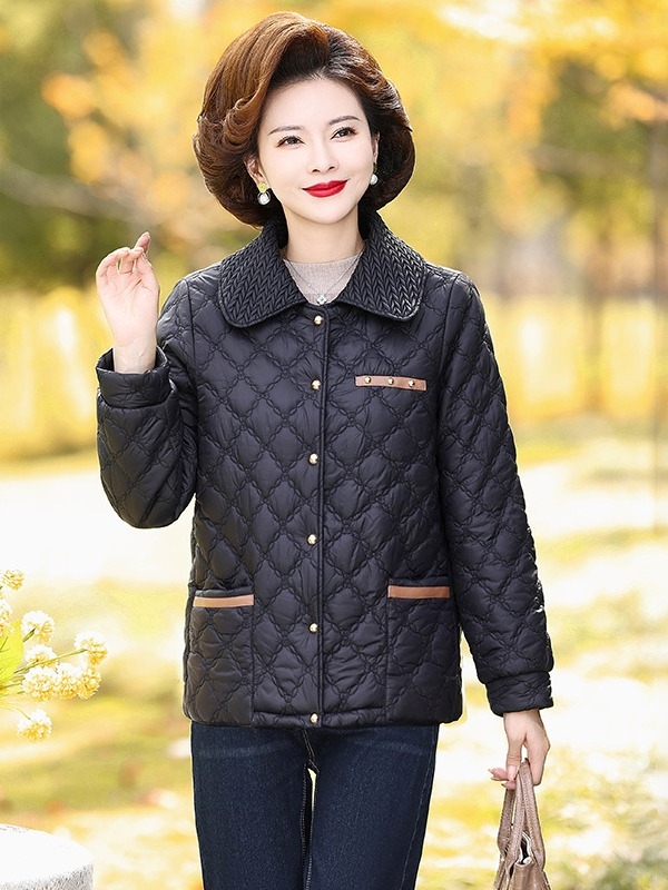 Дамско зимно късо яке с полиестров плат ≥95%, пълнеж полиестер-памук, ромбов модел, свободна кройка.