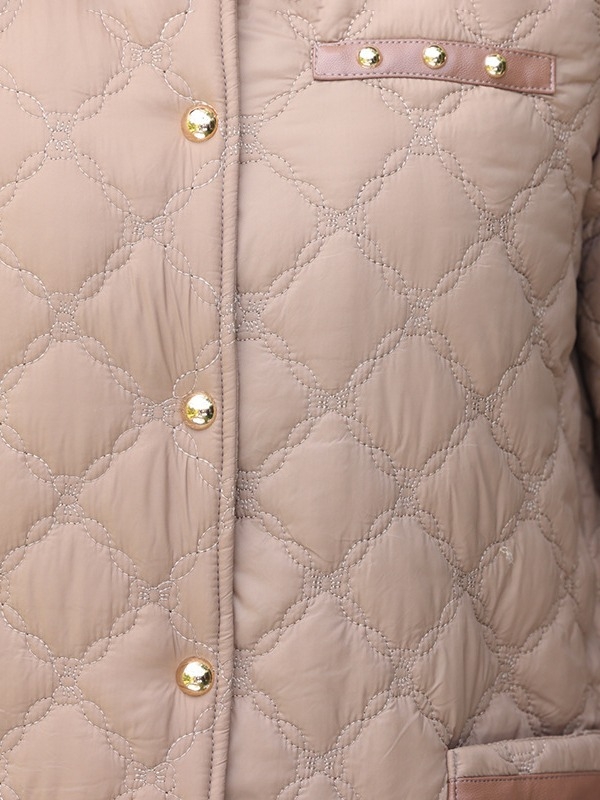 Дамско зимно късо яке с полиестров плат ≥95%, пълнеж полиестер-памук, ромбов модел, свободна кройка.