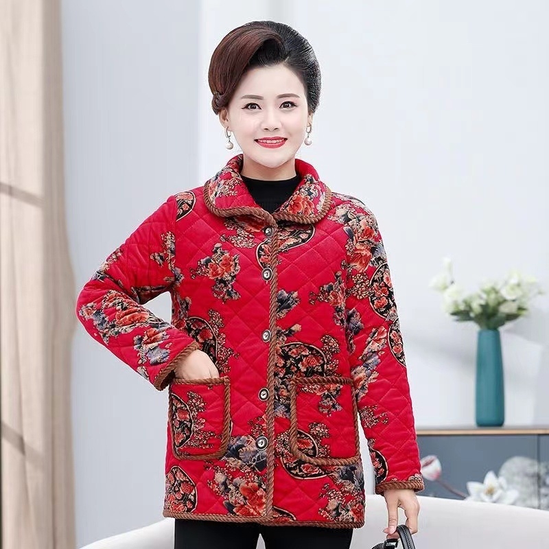 Дамско зимно палто с памучен пълнеж, подплатено с флис, свободен силует, планка с един ред копчета, дължина 50–65 см.