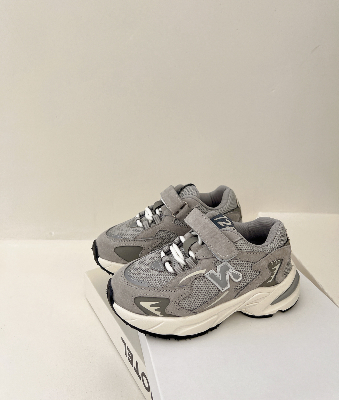 Unisex bērnu ziemas apavi ar nubuk ādas augšu, fleece odere, EVA zole, aizdare ar Velcro; viegli, silti un izturīgi pret nolietojumu