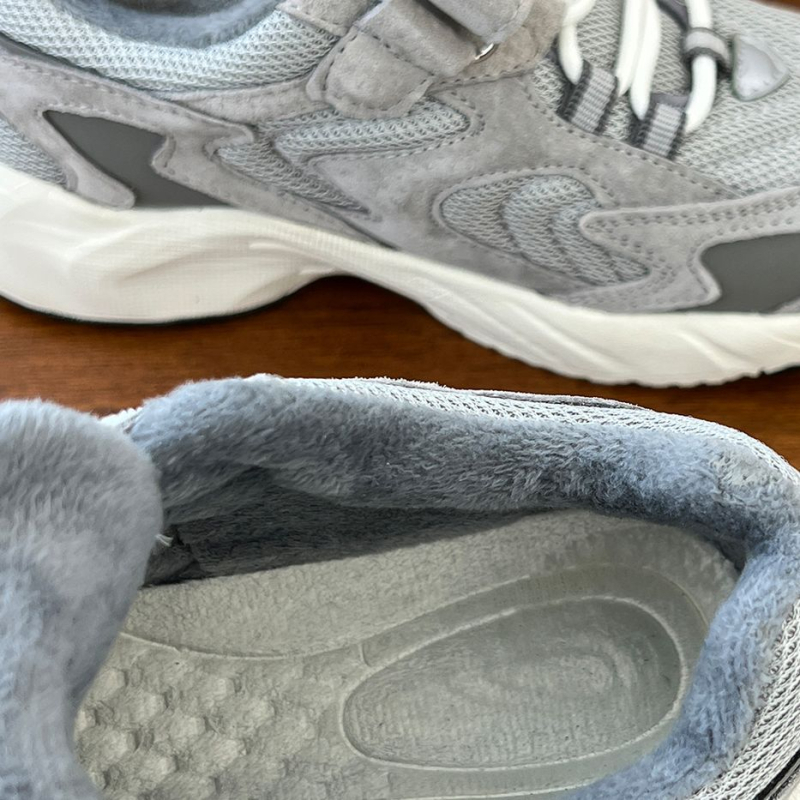 Unisex bērnu ziemas apavi ar nubuk ādas augšu, fleece odere, EVA zole, aizdare ar Velcro; viegli, silti un izturīgi pret nolietojumu