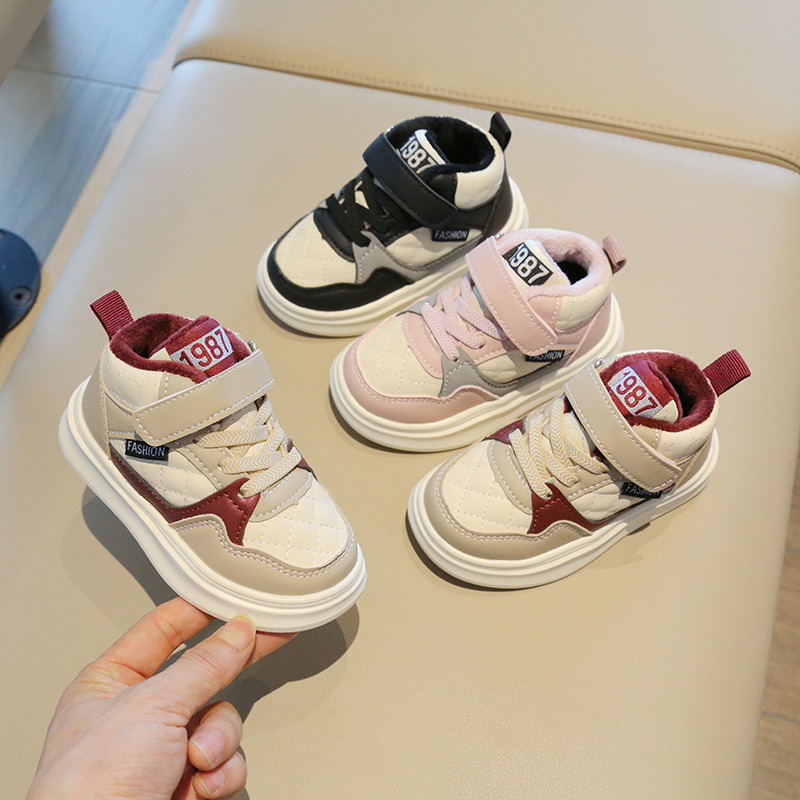 Detské unisex športové tenisky, flísová podšívka, suchý zips Velcro, hrubá gumová podrážka, káro vzor, horná časť z syntetickej kože