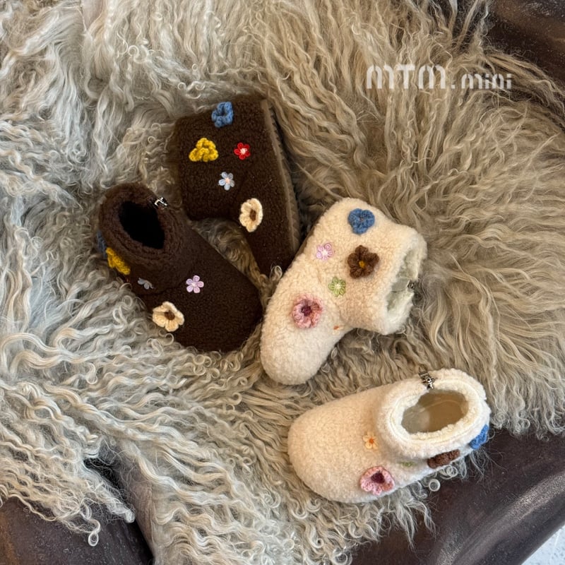 Dječje čizme od vunenog materijala, s bočnim zipom, debela podstava i potplat od teleće tetive