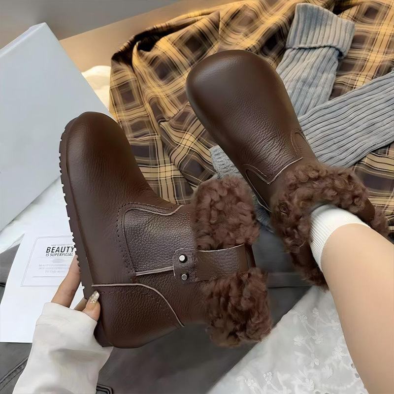 Κοντά χιονικά μποτάκια από δέρμα βοδιού με επένδυση γούνας, άνω μέρος από split leather, σόλα καουτσούκ, slip-on, ύψος τακουνιού 3–5 cm