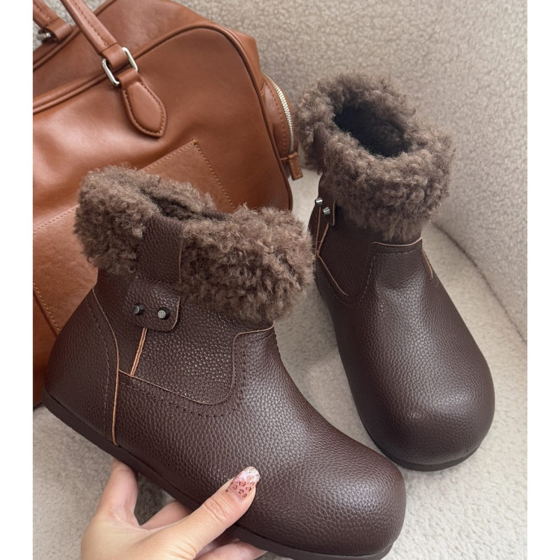 Κοντά χιονικά μποτάκια από δέρμα βοδιού με επένδυση γούνας, άνω μέρος από split leather, σόλα καουτσούκ, slip-on, ύψος τακουνιού 3–5 cm