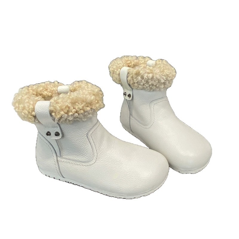Κοντά χιονικά μποτάκια από δέρμα βοδιού με επένδυση γούνας, άνω μέρος από split leather, σόλα καουτσούκ, slip-on, ύψος τακουνιού 3–5 cm